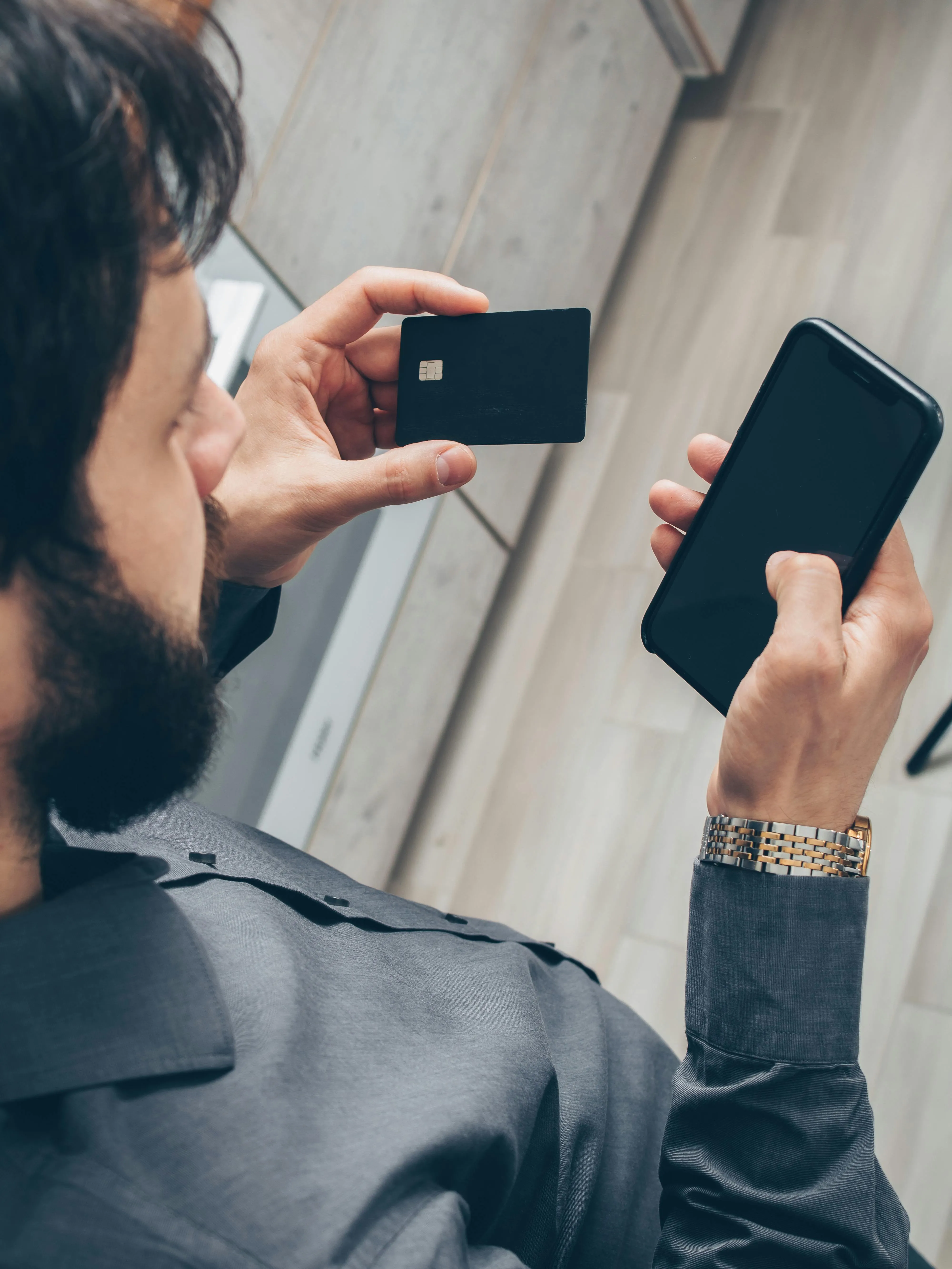 how much do finance managers at dealerships make